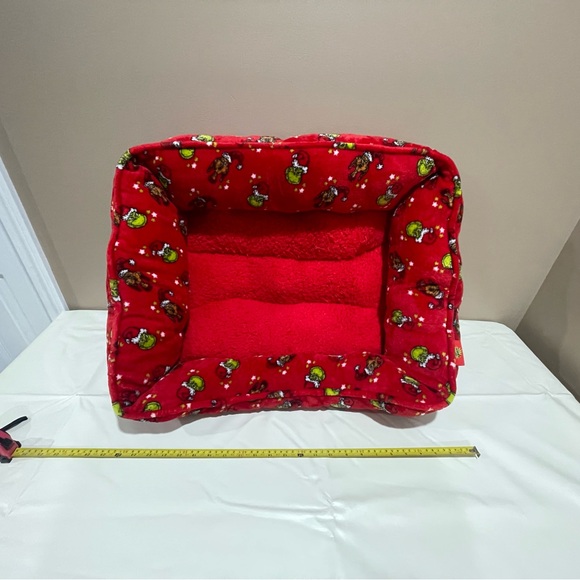 Dr. Seuss Other - Grinch Red Cartoon Character Pet Bed